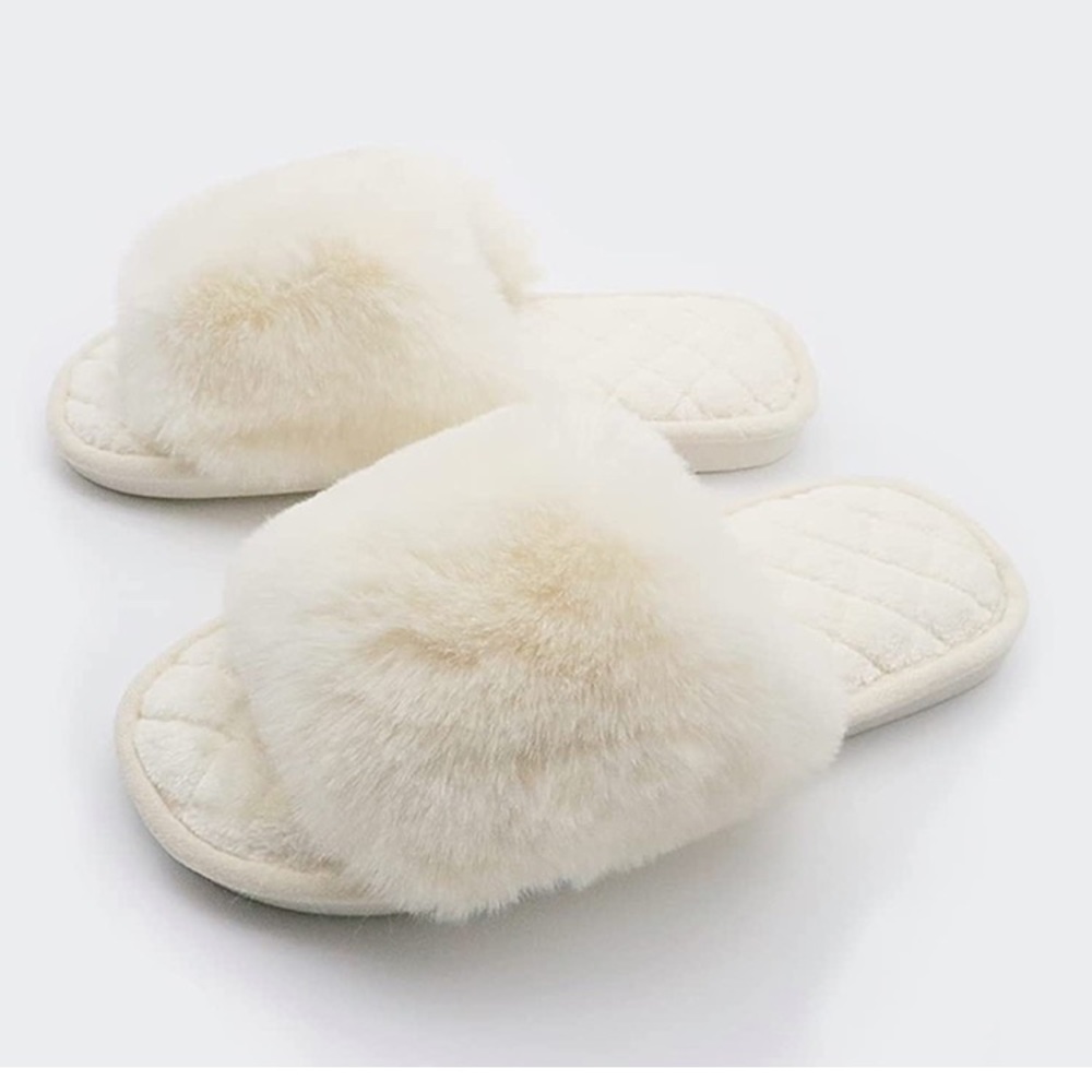 Fuzzy Slippers Size 5-6